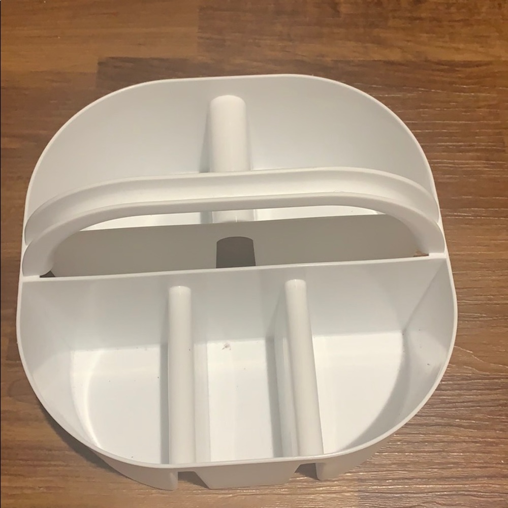 Storage container